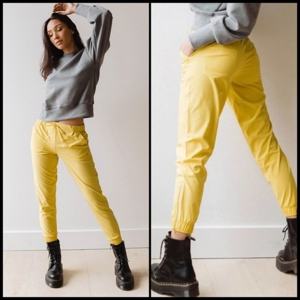 Albion fit jetsetter size medium mustard